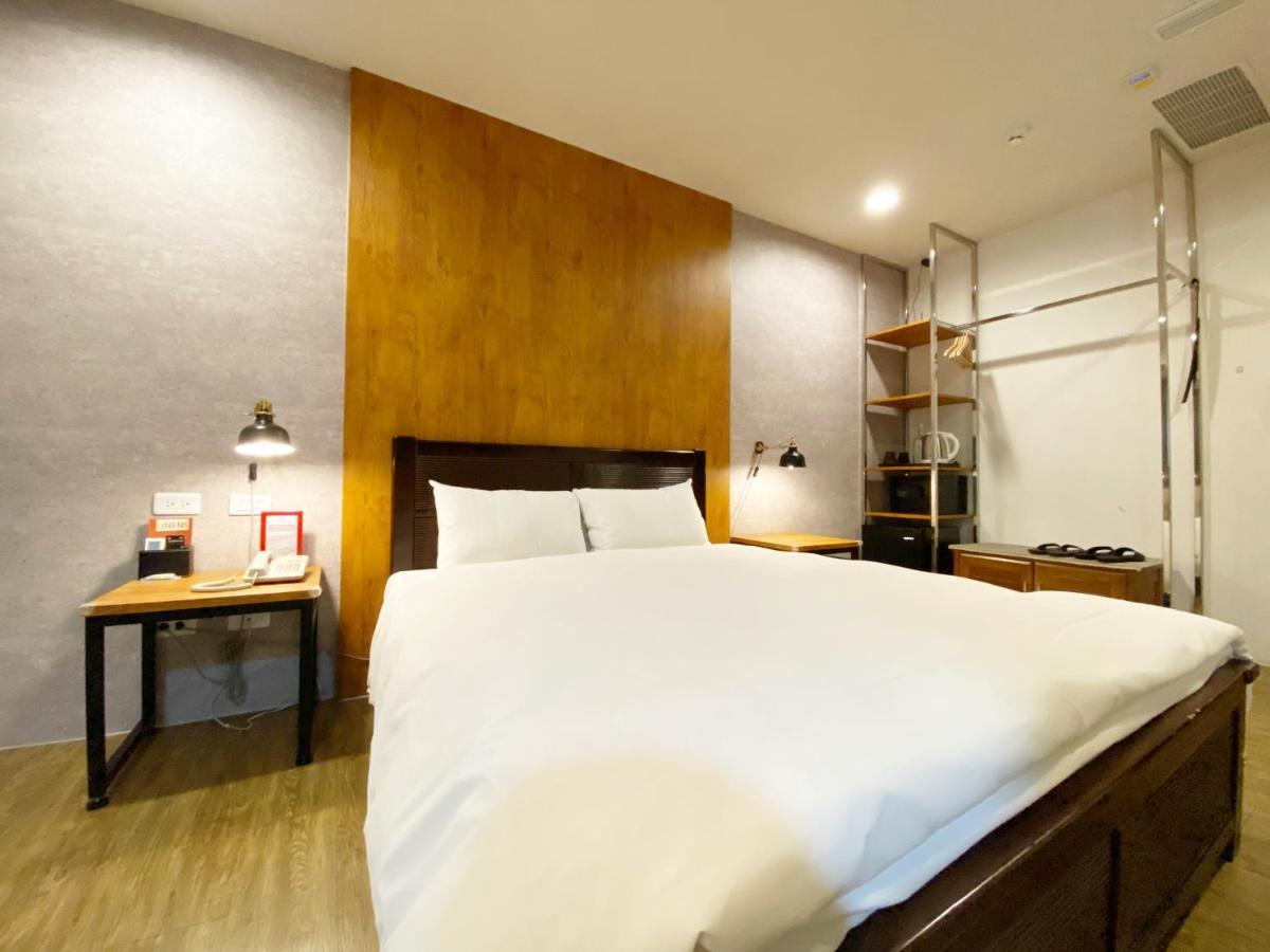 Taichung Old F Hotel Exterior photo