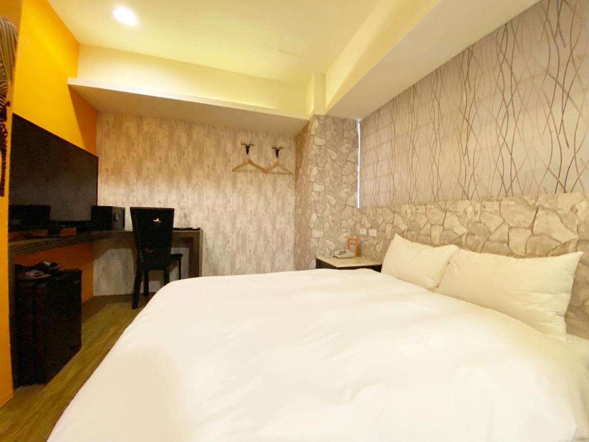 Taichung Old F Hotel Exterior photo