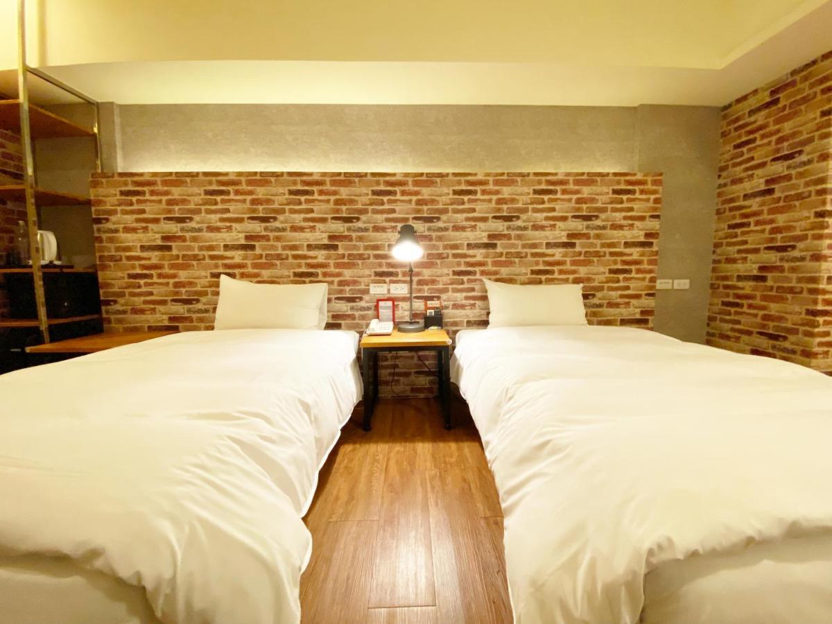 Taichung Old F Hotel Exterior photo